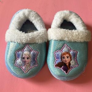 Frozen House Shoes